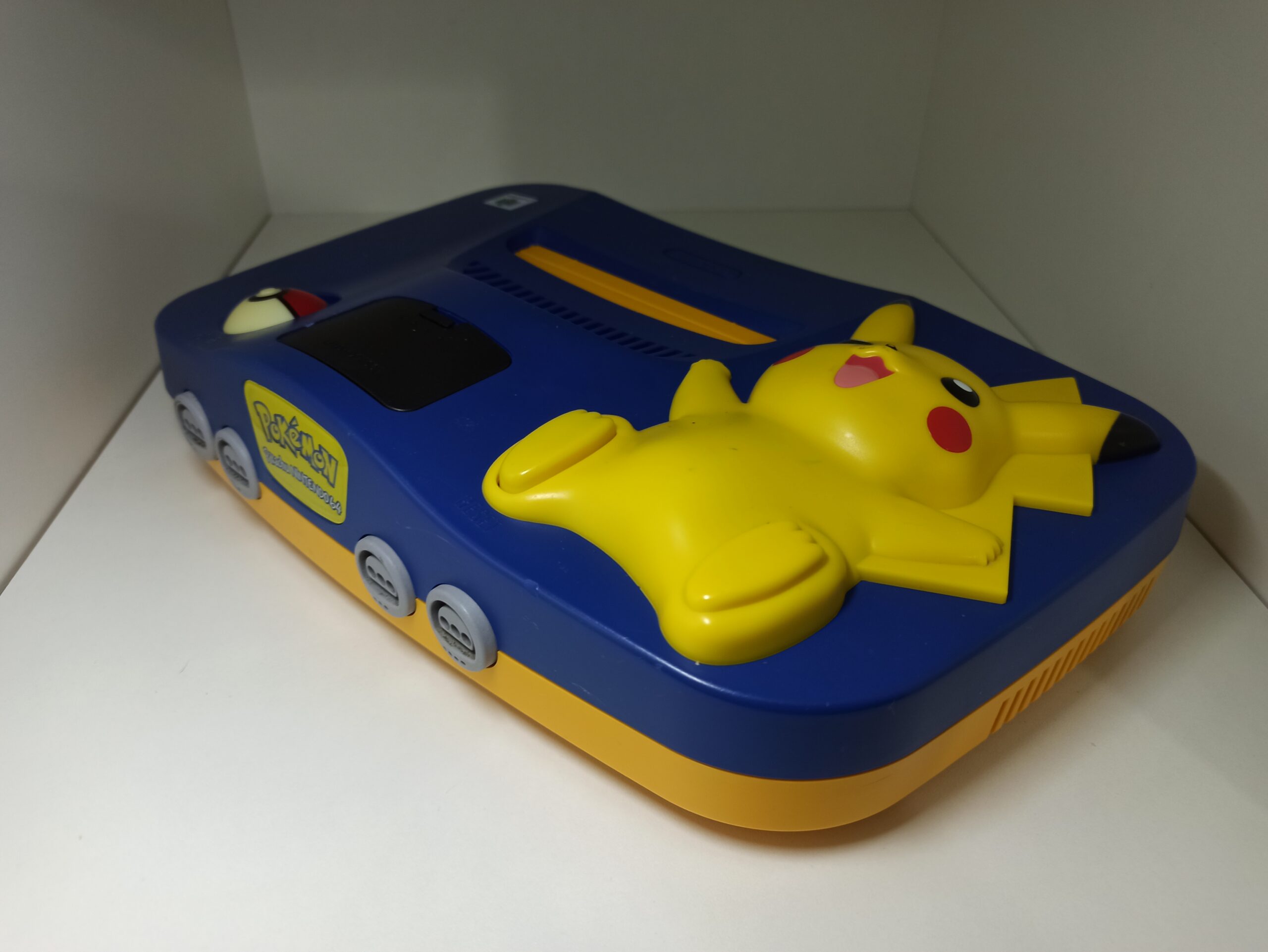 Nintendo 64 Pikachu Edition Console (PAL)