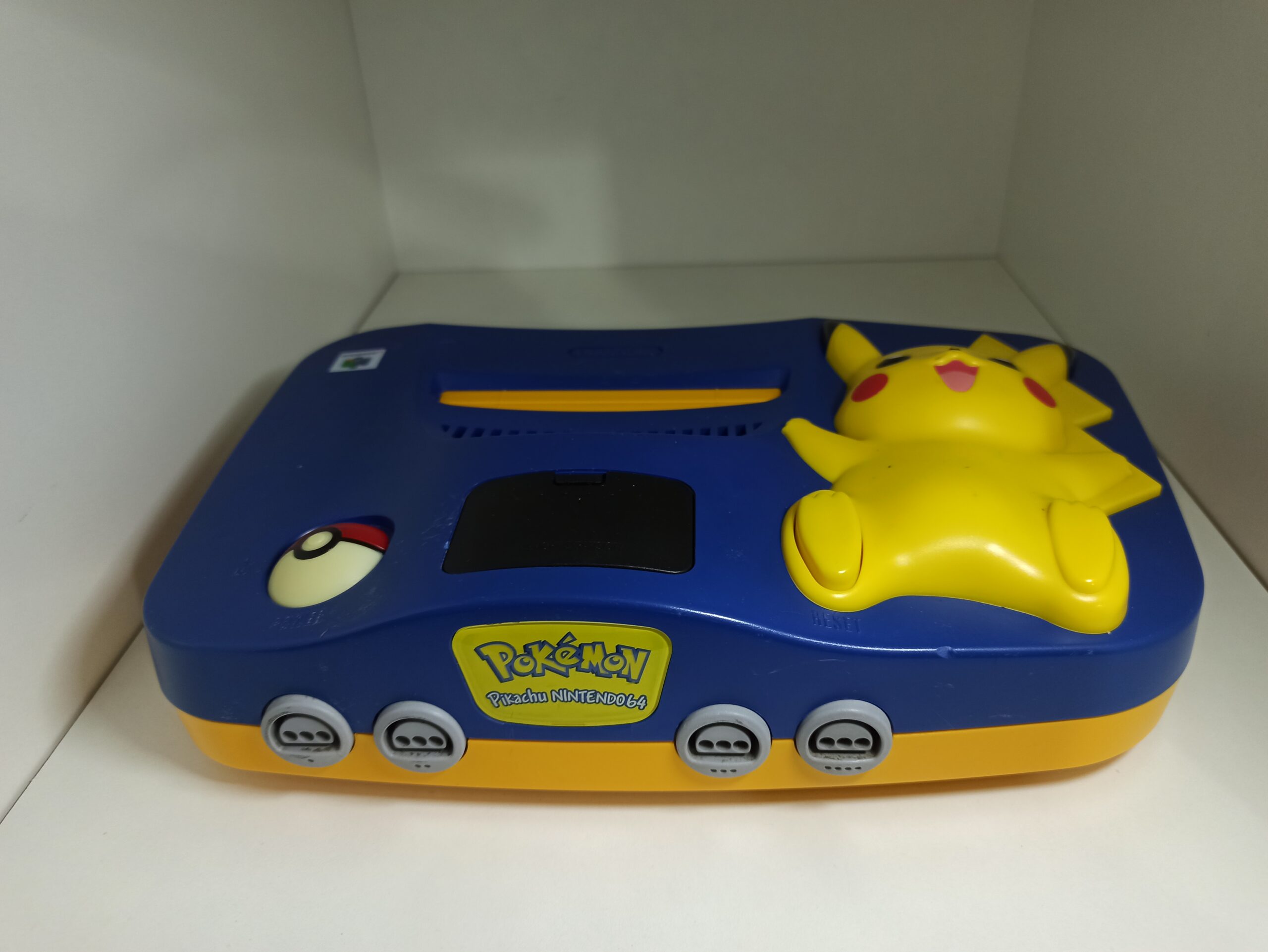 Nintendo 64 Pikachu Edition Console (PAL) - Image 4